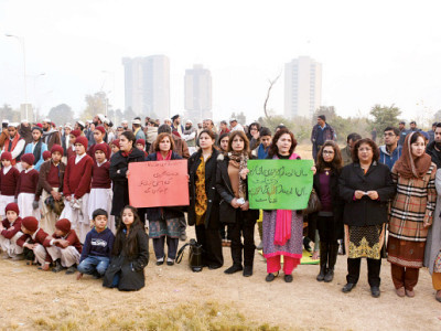 after fir activists demand arrest of lal masjid cleric
