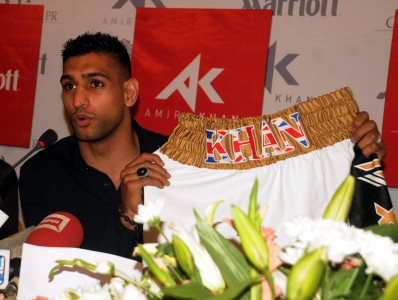 boxer amir khan dedicates title to victims of peshawar attack boxer amir khan dedicates title to victims of peshawar attack
