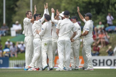 1st test new zealand sensing win after visitors follow on