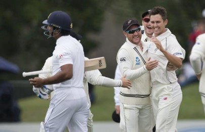 boult double gives new zealand crucial break