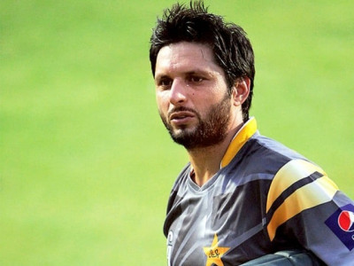 adored afridi leaves vacuum for fans and advertisers