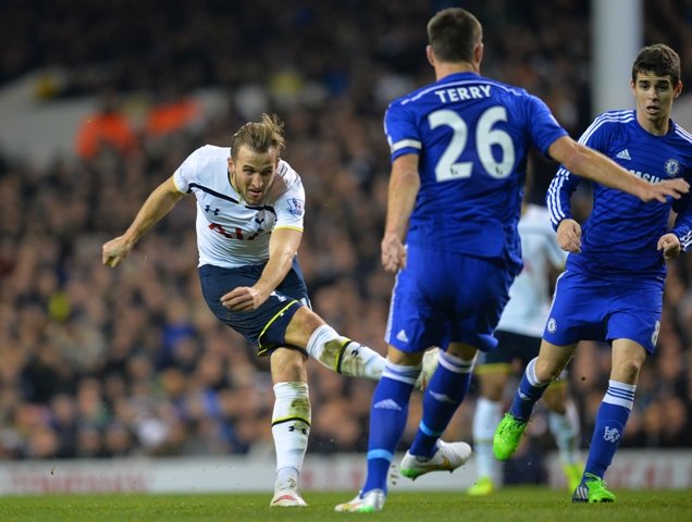 less than 10 days ago the premier league leaders chelsea had been in control of the title race with an eight point lead photo afp