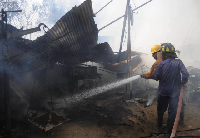karachi s fire department has failed to provide adequate protection to people from disasters resulting from fire photo rashid ajmeri express karachi s fire department has failed to provide adequate protection to people from disasters resulting from fire photo rashid ajmeri express