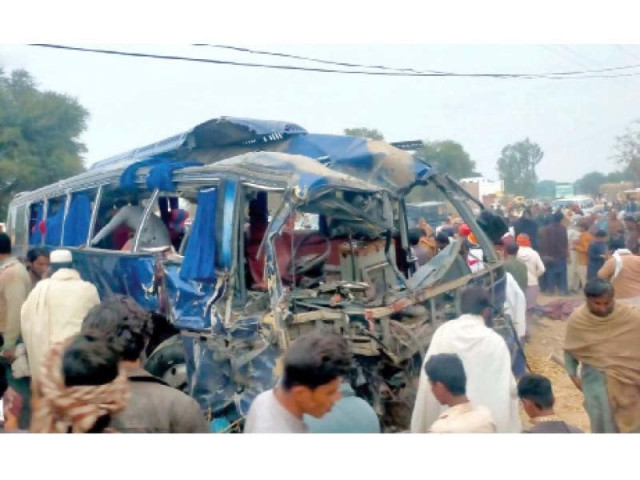 six killed 35 injured in bahawalpur bus accident six killed 35 injured in bahawalpur bus accident