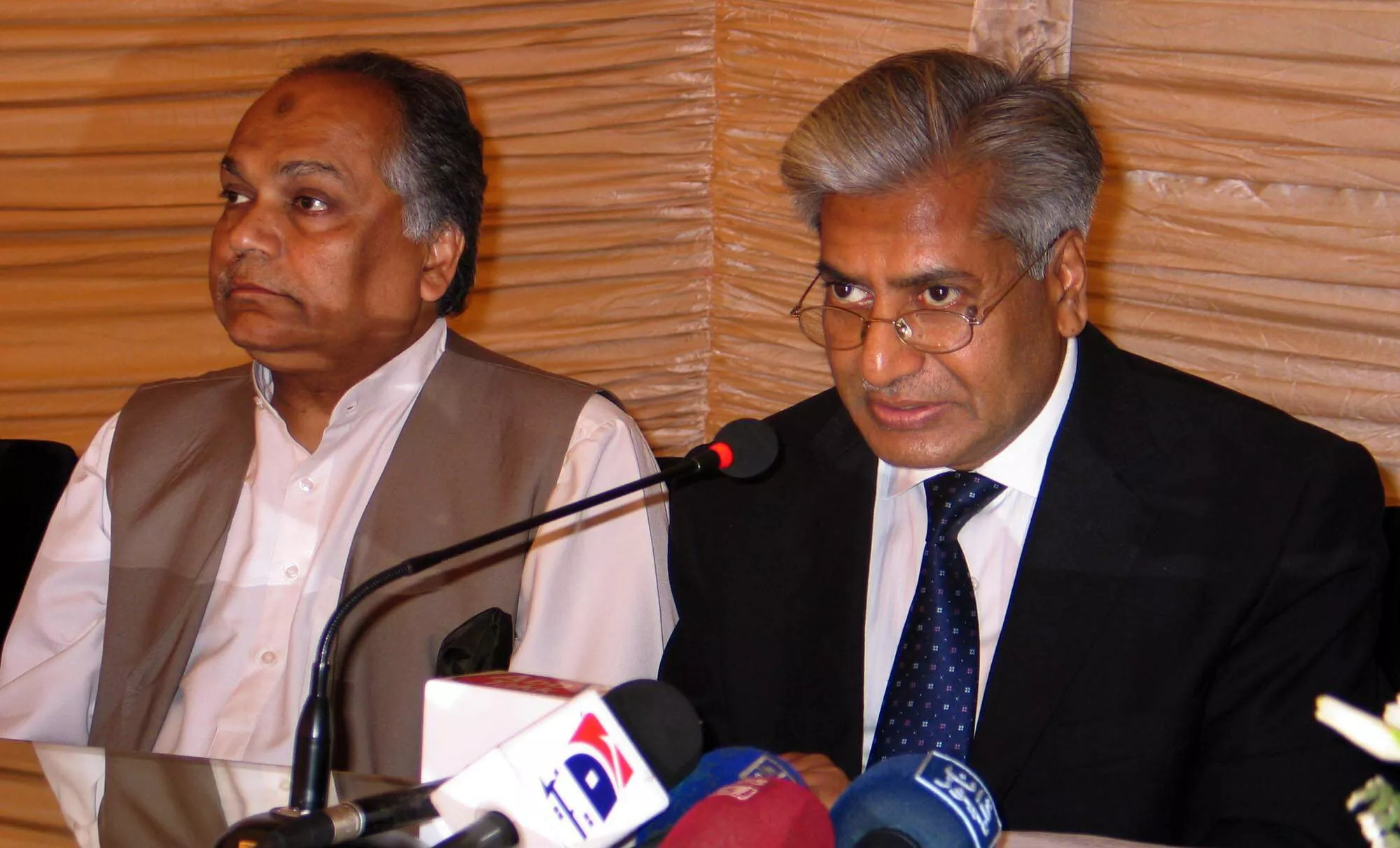 according to the serp plan 3 479 schools will be merged into 680 schools paracha appreciated that karachi had completed the merging process of schools within time and more than the targeted number photo express according to the serp plan 3 479 schools will be merged into 680 schools paracha appreciated that karachi had completed the merging process of schools within time and more than the targeted number photo express