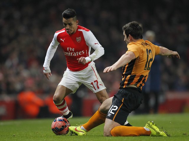 arsenal progressed after winning 2 0 at home to hull city in a repeat of last season 039 s final which saw arsene wenger 039 s side end their nine year trophy drought by coming from behind to win 3 2 photo afp