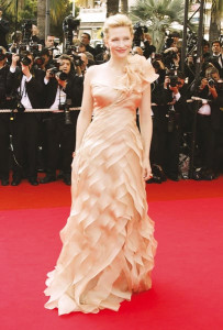 hobbit takes third straight win at us canada box office