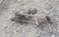 train splits into two near khanewal