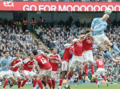 arsenal eye return to top spot