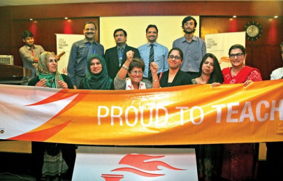 aao parhao varsity students honour their teachers aao parhao varsity students honour their teachers
