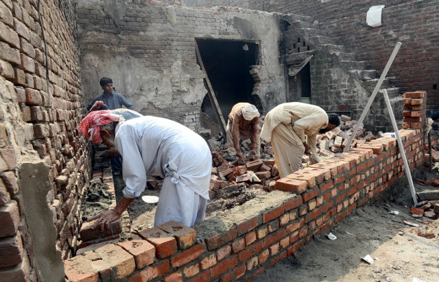 in lahore the lda received 15 318 new building approval requests for the year 2014 photo riaz ahmed express in lahore the lda received 15 318 new building approval requests for the year 2014 photo riaz ahmed express