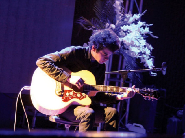 usman riaz gives a short performance at aku on thursday evening photo aysha saleem express usman riaz gives a short performance at aku on thursday evening photo aysha saleem express