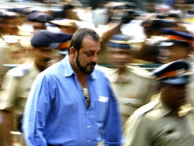 sanjay dutt returns to jail but does not surrender