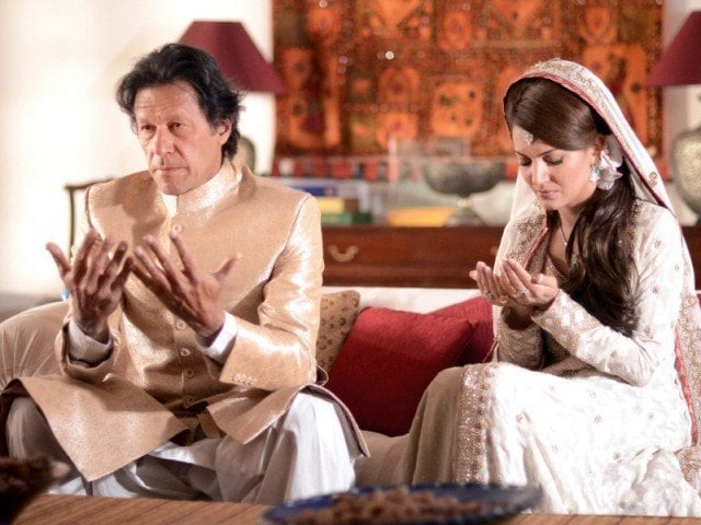imran khan and his wife reham khan pray during their wedding ceremony photo afp imran khan and his wife reham khan pray during their wedding ceremony photo afp