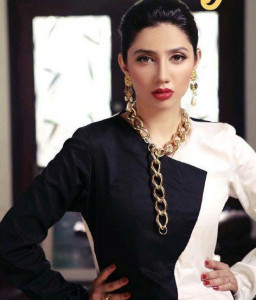 mahira khan a raees entry into bollywood