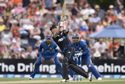 mccullum blitz sets up new zealand victory