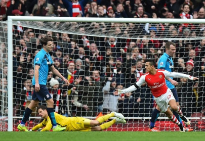 english premier league sanchez brace takes pressure off wenger
