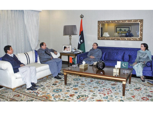 pml q chief chaudhry shujaat hussain and central leader chaudhry pervaiz elahi with asif zardari at a meeting in bilawal house lahore photo online pml q chief chaudhry shujaat hussain and central leader chaudhry pervaiz elahi with asif zardari at a meeting in bilawal house lahore photo online