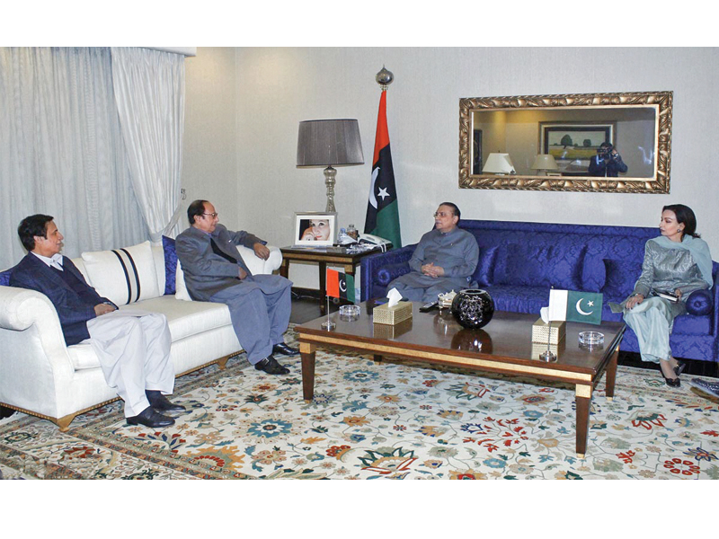 pml q chief chaudhry shujaat hussain and central leader chaudhry pervaiz elahi with asif zardari at a meeting in bilawal house lahore photo online