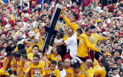diaper wearing volunteers guard filipinos for black nazarene feast