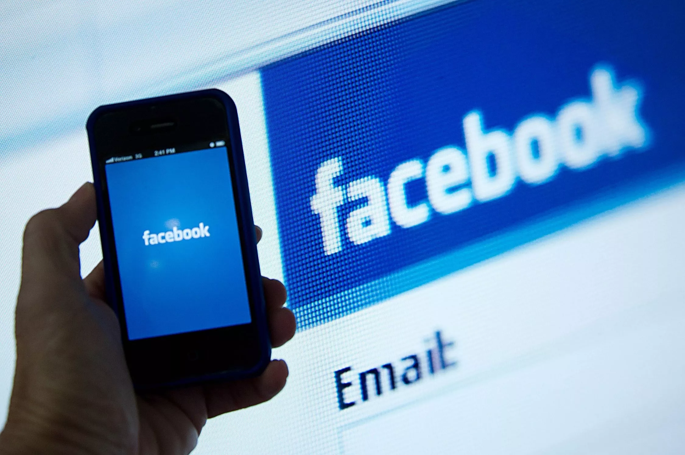 california based facebook did not discuss how it will make money from workplace versions of the social network but it could follow an established model of charging subscriptions to it as a cloud based service photo afp california based facebook did not discuss how it will make money from workplace versions of the social network but it could follow an established model of charging subscriptions to it as a cloud based service photo afp