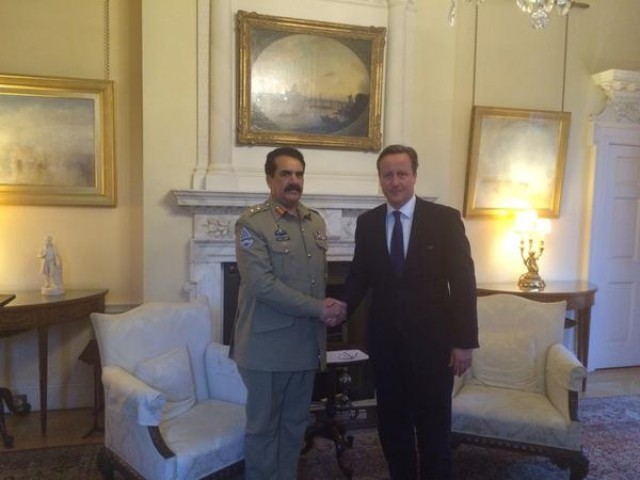 army chief uk 039 s support in choking funding to terror groups photo ispr
