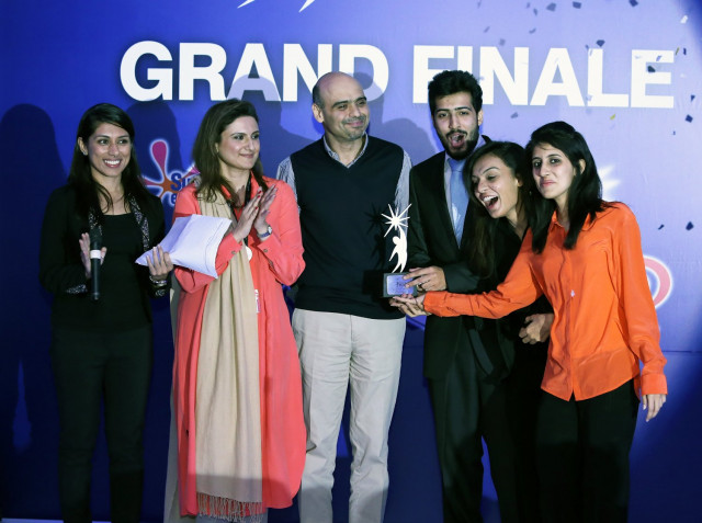 team iobm winners of unilever talent hunt 2014 with shafaq omar director hr unilever pakistan and ali tariq cfo unilever pakistan photo unilever team iobm winners of unilever talent hunt 2014 with shafaq omar director hr unilever pakistan and ali tariq cfo unilever pakistan photo unilever