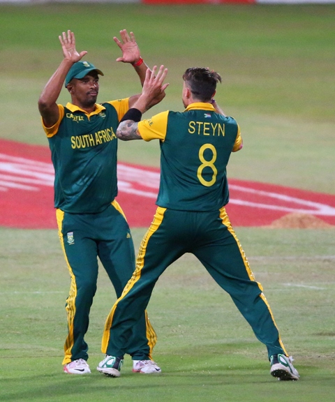 bowlers made a come back for sa and wickets started falling regularly with vernon philander dale steyn and imran tahir all taking three wickets apiece photo afp