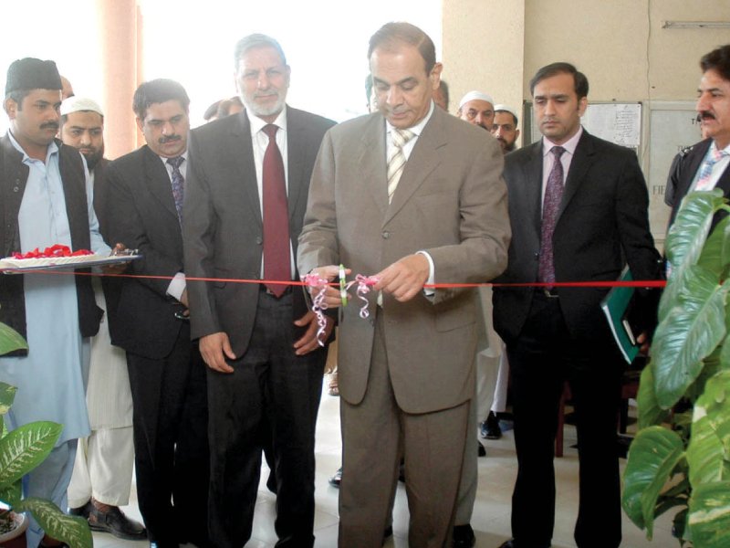 nab chairman qamar zaman chaudhry inaugurates a water treatment plant at the nab karachi bureau photo pr