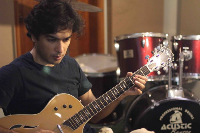 listen to shehzad roy s cover of lab pe aati hai in honour of peshawar school attack victims