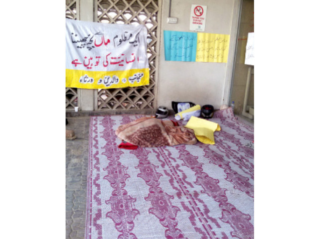 the child s relatives have set up a camp at the hospital photo sehrish wasif express the child s relatives have set up a camp at the hospital photo sehrish wasif express