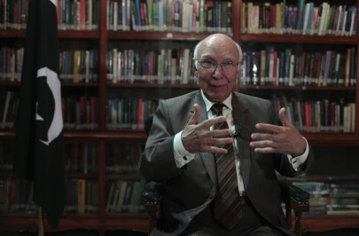 principled stance aziz reiterates support to kashmir cause