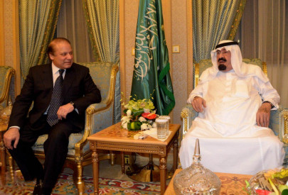 pm nawaz pays tribute to king abdullah as he departs to attend funeral
