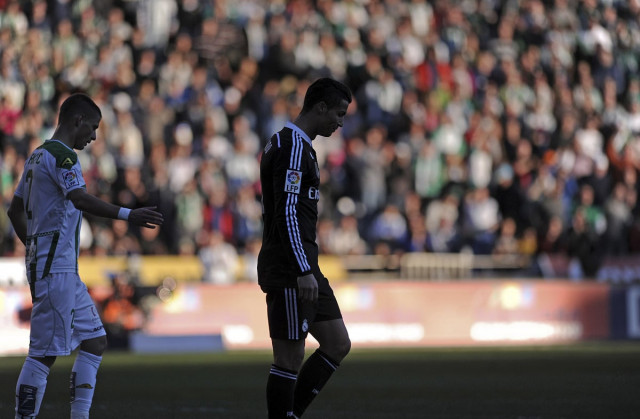 real madrid 039 s portuguese forward cristiano ronaldo c walks off the field after being handed a red card during the spanish league football match cordoba cf vs real madrid cf at the nuevo arcangel stadium on january 24 2015 photo afp real madrid 039 s portuguese forward cristiano ronaldo c walks off the field after being handed a red card during the spanish league football match cordoba cf vs real madrid cf at the nuevo arcangel stadium on january 24 2015 photo afp