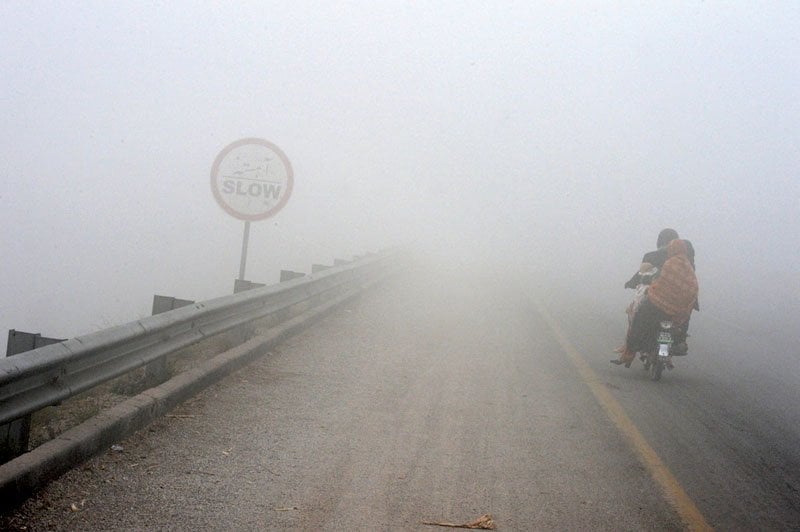 Motorways closed as thick fog blankets Punjab