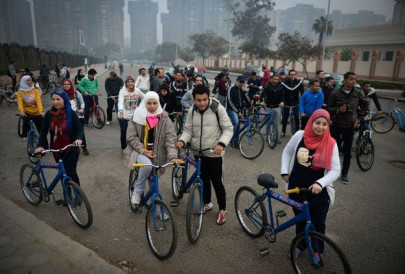 egyptian female cyclists pedal for acceptance