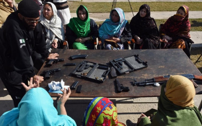 teachers get gun training after peshawar massacre