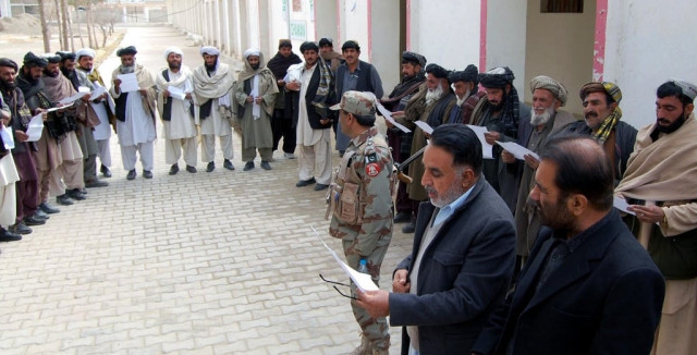 members of the union council tehsil daubandi district killa abdullah taking their oath for the local bodies system photo inp members of the union council tehsil daubandi district killa abdullah taking their oath for the local bodies system photo inp