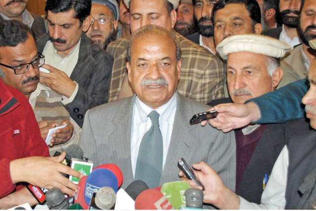 k p governor sardar mehtab ahmad khan talks to the media photo ppi k p governor sardar mehtab ahmad khan talks to the media photo ppi