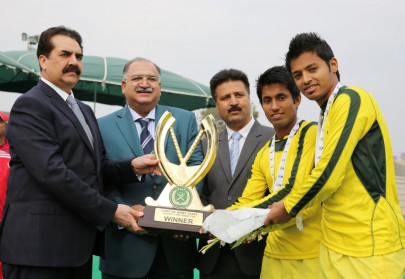 army chief promises revival of pakistan hockey army chief promises revival of pakistan hockey