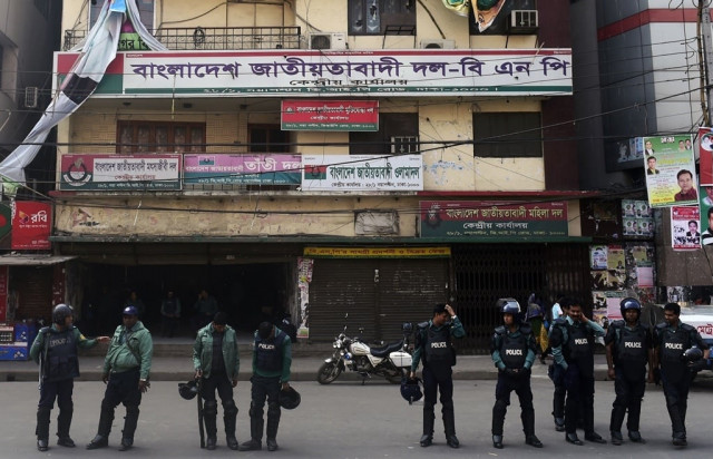bangladeshi police stand guard during a nationwide strike called by the bangladesh nationalist party bnp led alliance in dhaka on february 1 2015 photo afp bangladeshi police stand guard during a nationwide strike called by the bangladesh nationalist party bnp led alliance in dhaka on february 1 2015 photo afp
