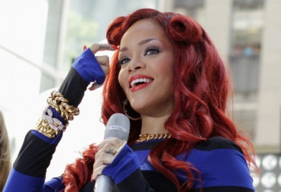 rihanna poses topless for british magazine