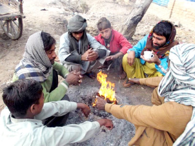raindrops keep falling upper sindh receives first rainfall of the season