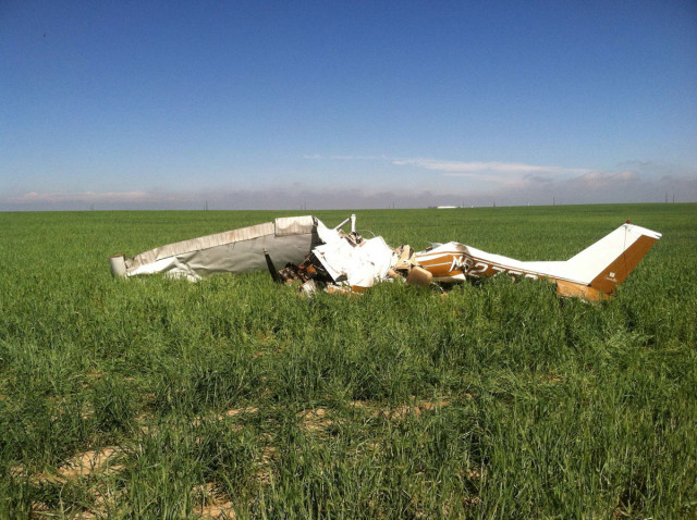 the wreckage of a crashed cessna 150 airplane lies in a field near watkins colorado on may 31 2014 photo reuters the wreckage of a crashed cessna 150 airplane lies in a field near watkins colorado on may 31 2014 photo reuters