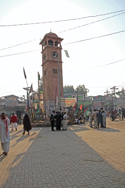 shikarpur s lakhidar chowk and clock tower photos tooba masood express