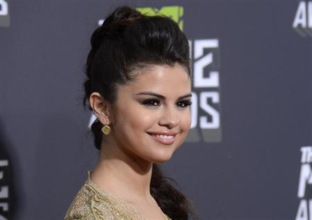 dj diplo hints that singer selena gomez is dating music producer zedd photo reuters