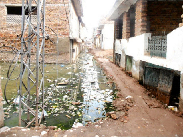 ashraf town lacks sewerage systems gas water filtration plants and paved streets among other basic facilities photo rizwan shehzad express ashraf town lacks sewerage systems gas water filtration plants and paved streets among other basic facilities photo rizwan shehzad express