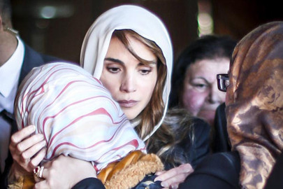jordan s queen rania joins march for murdered pilot