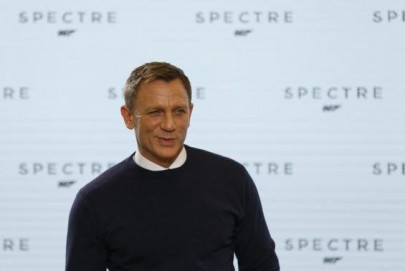 daniel craig injured on spectre set daniel craig injured on spectre set