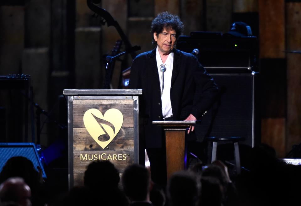 honoree bob dylan speaks onstage at the 25th anniversary musicares 2015 person of the year gala on february 6 2015 in los angeles california photo afp